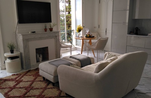 Old Town Apartment | Ideal location, magnificent studio, great sea view, in an old palace with park