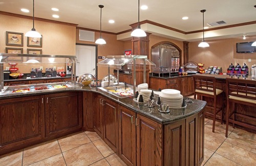 West Valley City Condo | Ideal Location! Free Breakfast Buffet. Pool, Hot Tub & Waterslide. Near Salt Palace Convention Center!