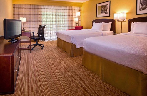 Durham Hotel | Ideal Mix of Comfort and Value! 4 Relaxing Units, Free Parking, Onsite Pool