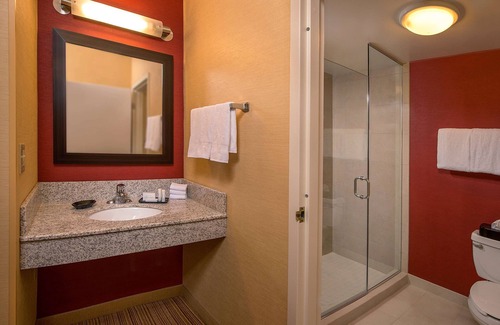 Durham Hotel | Ideal Mix of Comfort and Value! 4 Relaxing Units, Free Parking, Onsite Pool