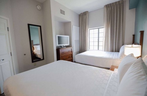 Alpharetta Hotel | Ideal Mix of Comfort and Value! Pets Are Welcome, Free Breakfast!