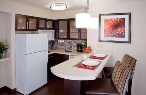 Alpharetta Hotel | Ideal Mix of Comfort and Value! Pets Are Welcome, Free Breakfast!