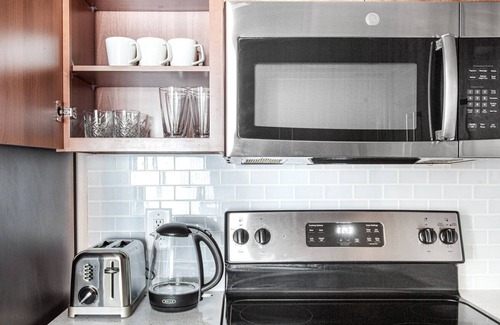 Chinatown Apartment | Ideal Mount Vernon 1BR w/ Gym, Pool, nr. Georgetown Law, by Blueground