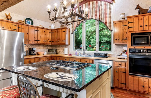 Lake Toxaway House | Ideal Mountain Lodge Living on Lake Toxaway