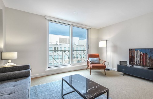 Penn Quarter Apartment | Ideal Penn Quarter 1BR w/ Gym, W/D, Pool, near Metro, by Blueground