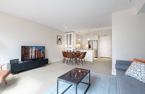 Penn Quarter Apartment | Ideal Penn Quarter 1BR w/ Gym, W/D, Pool, near Metro, by Blueground