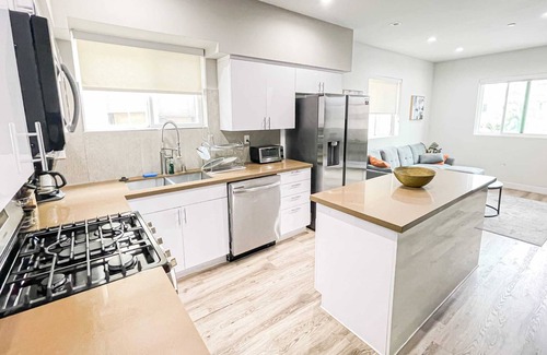 View Park-Windsor Hills House | Ideal Townhouse in Mid City -CR1-CUL