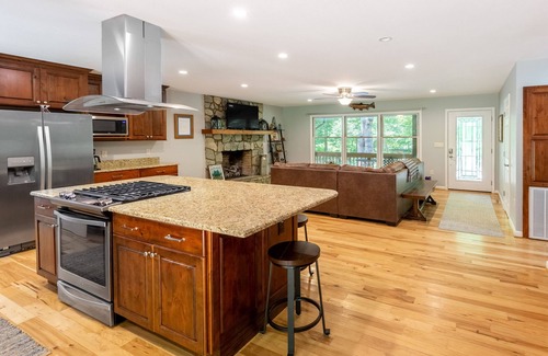Cullowhee House | Ideal Wooded Gem W/Large Deck, Gas Grill, Free WiFi, Firepit & Creek