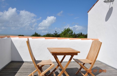 Barbatre House | Ideally located, contemporary house on the dune and sea view
