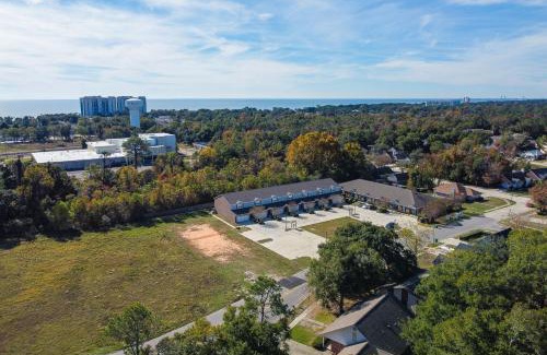 Gulfport Apartment | Ideally Located Gulfport Condo Less Than 1 Mi to Beach!