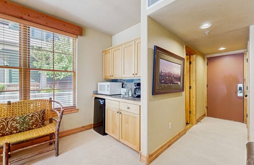 Deer Valley Apartment | Ideally located, quiet, luxurious Deer Valley hotel-style room
