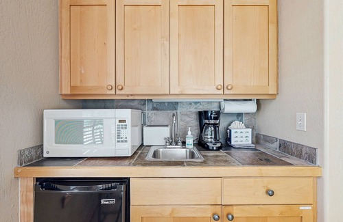 Deer Valley Apartment | Ideally located, quiet, luxurious Deer Valley hotel-style room