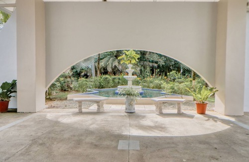 Damas Condo | Ideally Located Tropical Escape W/ Lush Gardens, & Shared Pool!