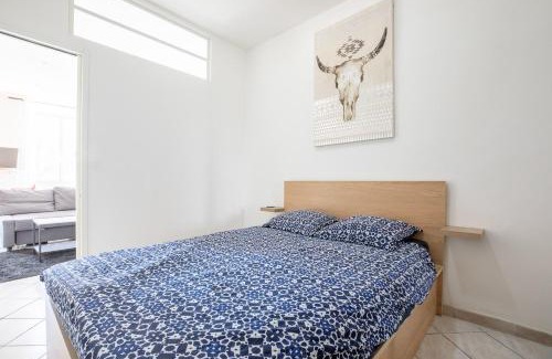 Toulon Apartment | Ideally placed to visit Toulon + Bright flat - Idéalement placé pour visiter Toulon + Lumineux
