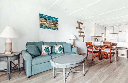 Nawiliwili Apartment | Idyllic 2BR Condo w/Full Kitchen w/Relaxing Outdoor Pool | Near Nawiliwili Par
