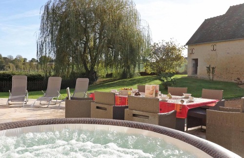 Le Pin-la-Garenne Cottage | Idyllic Country Home: Spa, Garden & Family-Friendly Amenities in Le Perche
