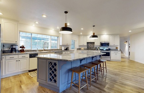 Vallecito House | Idyllic Gold Country Estate On Acreage, w/Private Pool & Close To Hiking Trails