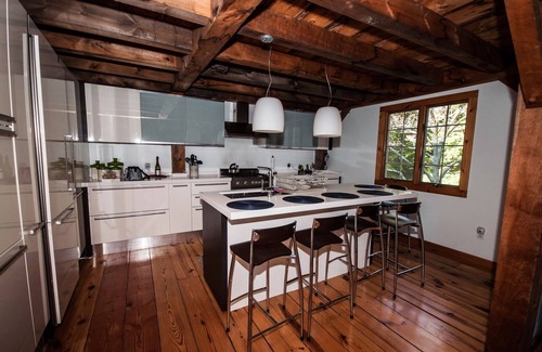 Amagansett North House | Idyllic Hamptons Home in Amaganset with pool that is close to town & the beach.