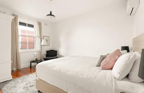 Millers Point Apartment | Idyllic Heritage Home Footsteps to the Harbour