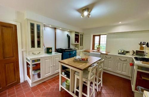 Longnor House | Idyllic Historical Country Retreat in Elkstone - Pass the Keys
