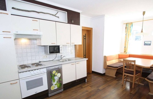 Goldegg House | Idyllic holiday home in Goldegg - Wen near ski bus