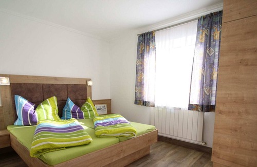 Goldegg House | Idyllic holiday home in Goldegg - Wen near ski bus