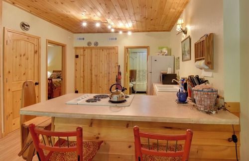 Murphy Apartment | Idyllic Murphy Hideaway w/Multi-Level Deck!