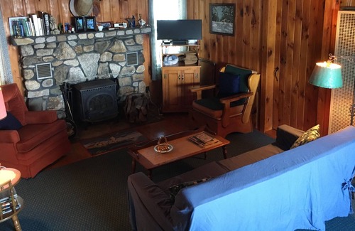 Oxford Cabin | Idyllic Panoramic Waterfront Maine Camp Cabin