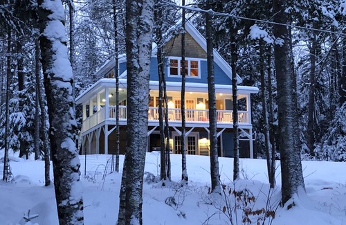 Waldoboro Cabin | Idyllic Post & Beam Cottage On Quiet Fresh Water Lake