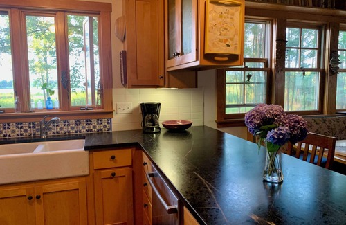 Oxford Cottage | Idyllic private waterfront location within walking distance to historic Oxford!
