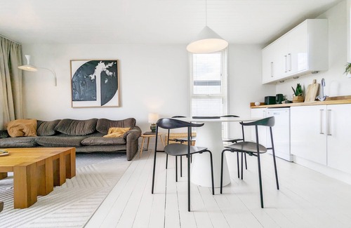 Emsworth Apartment | Idyllic spot in Emsworth sailing village.