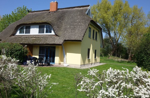 Puddemin House | Idyllic Thatched Cottage Hawthorn 1 with Sauna and Fireplace - DHH Hawthorn 1