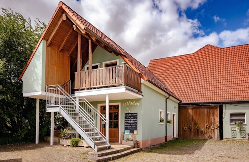 Gunzenhausen Apartment | Idyllic vacation apartment for up to 6 people (75 m²) with covered south-facing balcony