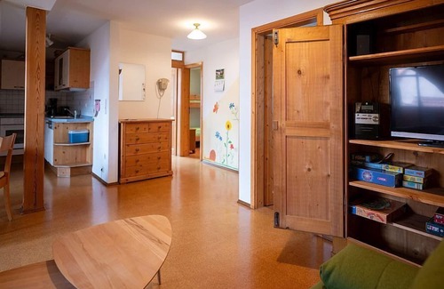 Gunzenhausen Apartment | Idyllic vacation apartment for up to 6 people (64 m²) with covered south-facing balcony
