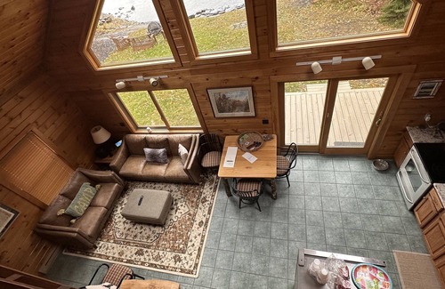 Greenville Cottage | Idyllic waterfront 4 season camp