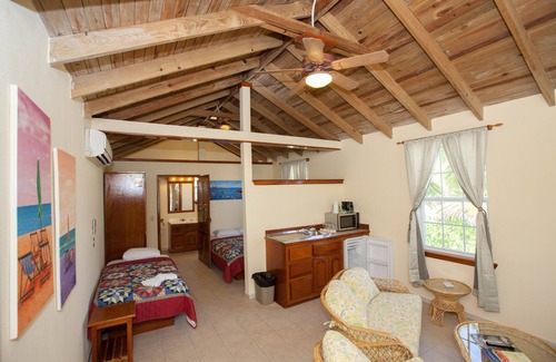 San Pedro Resort | If you are a solo traveler or in a couple and travel on a budget - no ac