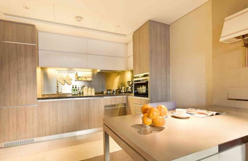 Downtown Shanghai Apartment | IFC Residence