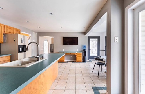 Putnam Valley House | @iHeartNYState 4BR. Hot Tub Jacuzzi Fireplace