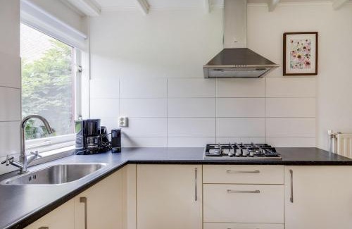 Zwiggelte House | IJsvogel I Vakantiewoning met Fijne Tuin