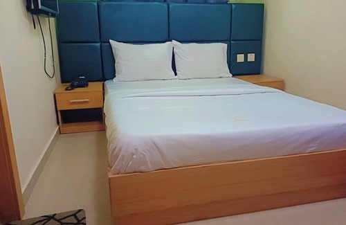 Lagos Mainland Hotel | Ikad Hotel and Suite Borno Way