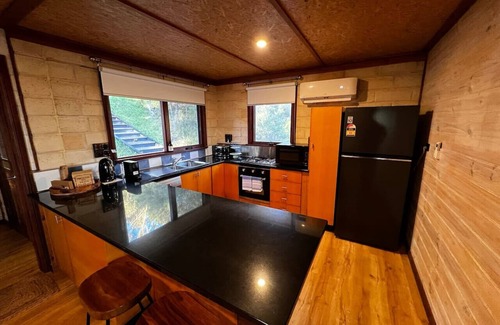 Mount Victoria House | Ikara - tranquil spacious accessible 4 bedroom