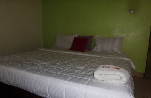 Ikoyi House | Ikeja Transit Hotel Iyala