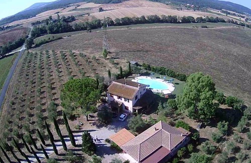 Marsiliana House | Il Bagolaro Marvellous swimming pool diving board private apartment and garden