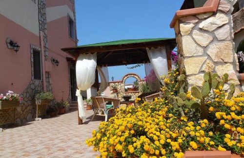 Casa Santa Bed & Breakfast | Il Giardino del Sole - Erice mare
