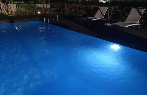 Castromediano House | Il Giardino Di Flora con Piscina & Jacuzzi