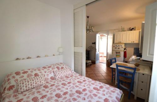 Malfa House | Il Nido di Malfa - in the square in Malfa