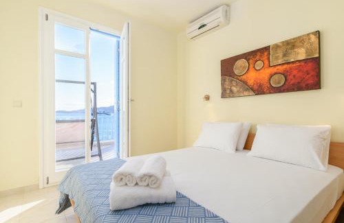 Adamas Villa | il porto di Milos