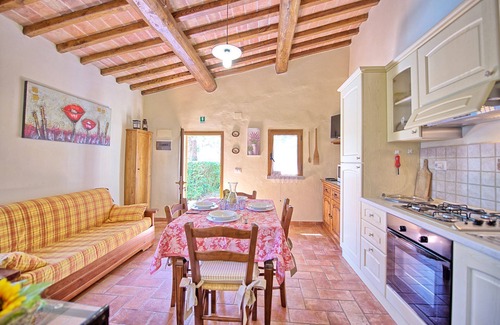 Cortona Villa | Il Salice - Holiday Villa with swimming pool in Cortona, Tuscany