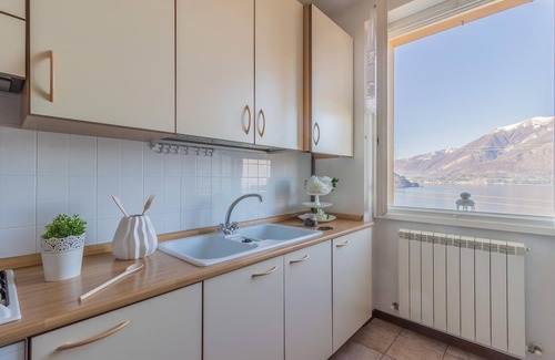 Fiumelatte Apartment | Il Tramonto sul Lago Varenna