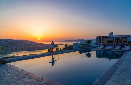 Glastros Hotel | IL Vento Suites